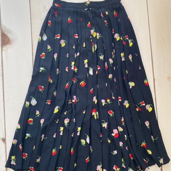 Dresses & Skirts - Vintage Parisian Midi Pleated Floral Skirt